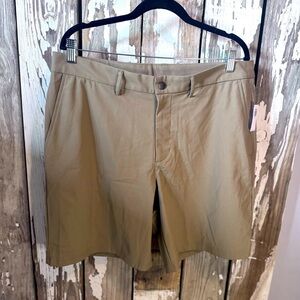 Old Navy Men’s Tech Hybrid Chino Shorts NWT Size 36 Tan
